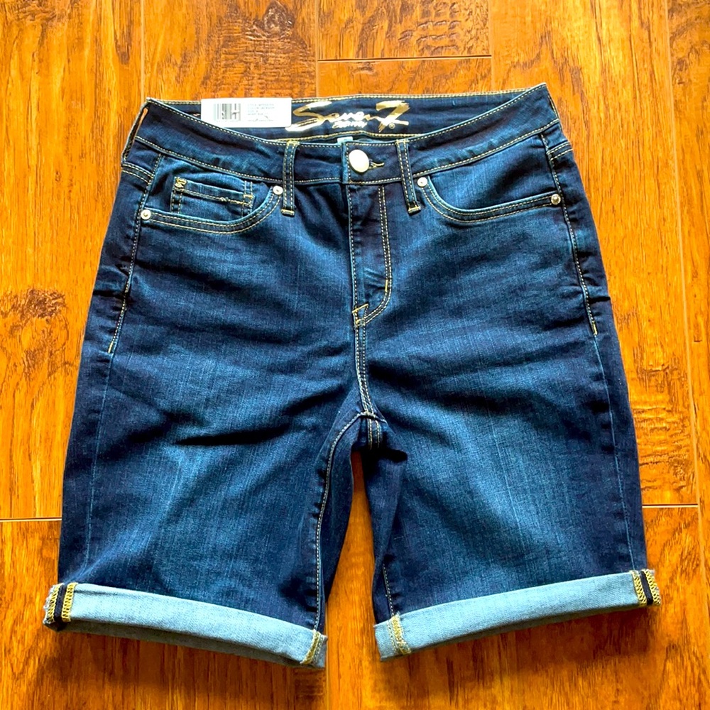 Seven Jean Shorts - Sunset Bermuda Size 6 Women’s